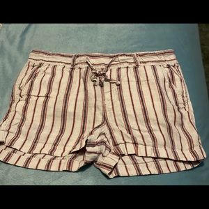 Linen striped shorts